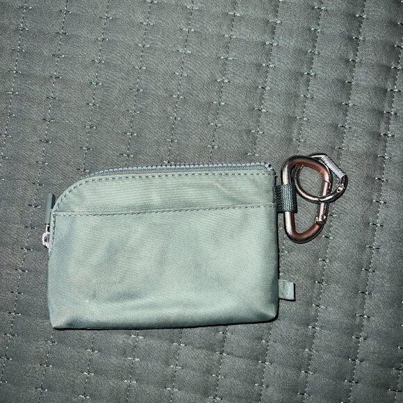 Clippable Card Pouch - Picture 2 of 4